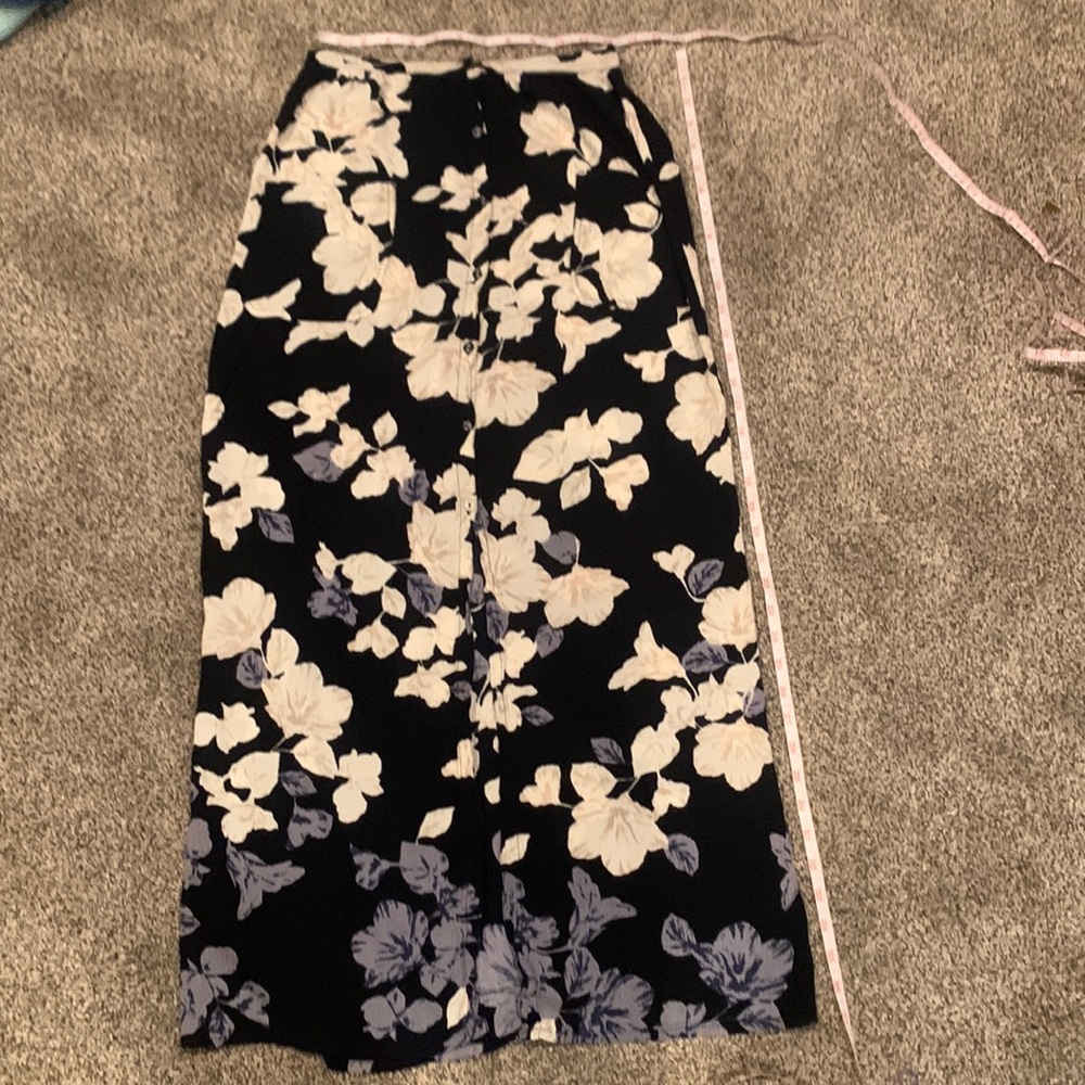 Billabong flowered skirt with pockets